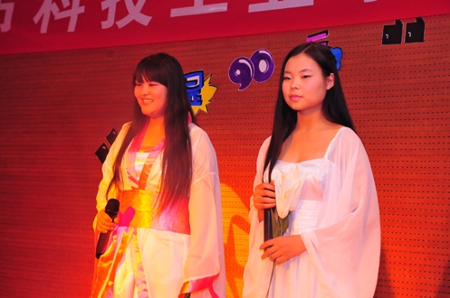 圣诞前夜哪里去 科工学校看演艺