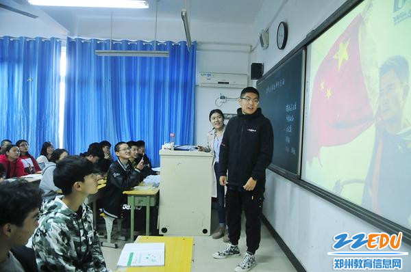 王远老师与学生一起大话《战狼2》营销