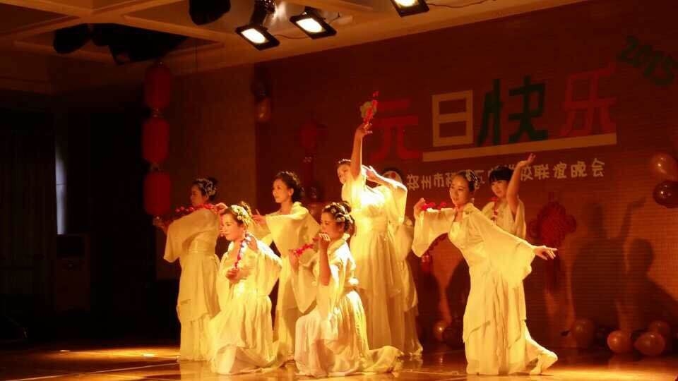 载歌载舞辞旧岁 “科工春晚”升起冬日暖阳