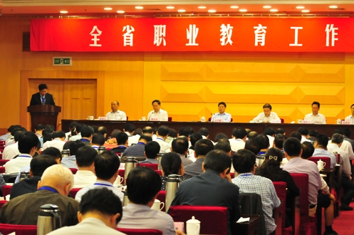 郑州科工参加全省职业教育工作会议并作典型发言