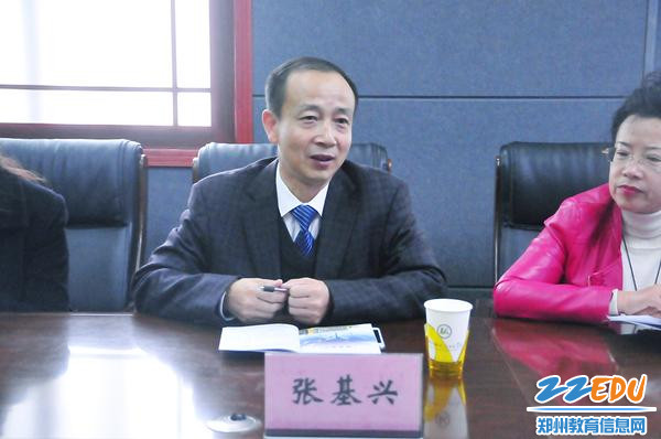 绥芬河市职业技术教育中心学校校长张基兴发言