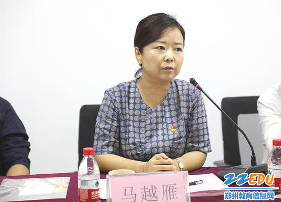 郑州市科技工业学校党总支书记马越雁发言