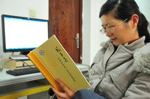 回看车辙远望未来 科工学校新闻集《琢玉》出版