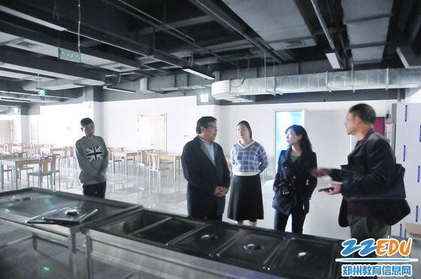 参观员工食堂 参观员工食堂