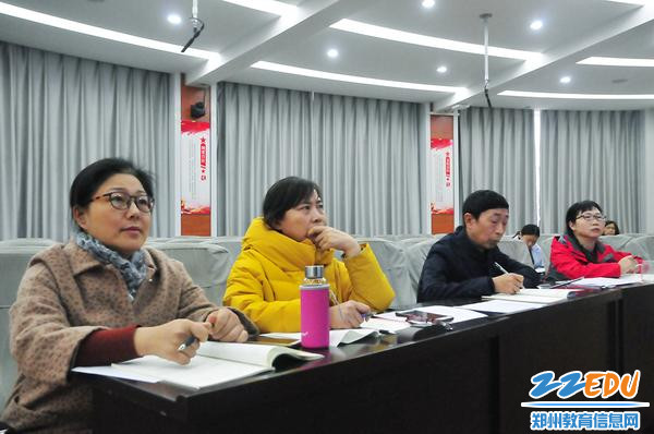 评委认真打分