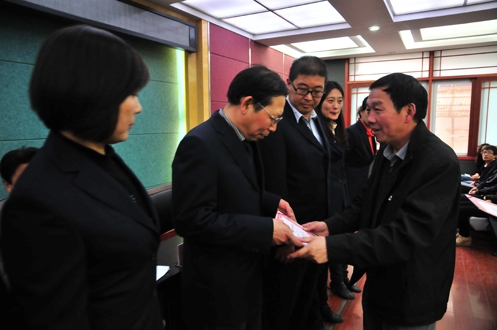 师徒结对 让教师队伍建设没有断层