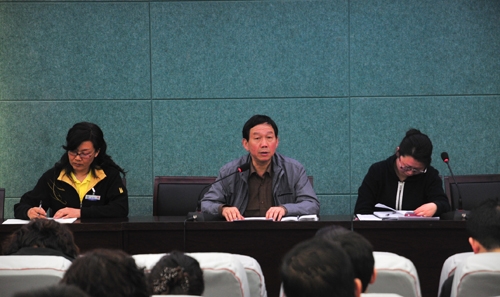 郑州市科技工业学校紧急召开2012年学校安全稳定工作会议
