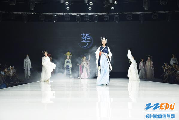 郑州市科技工业学校亮相2019中国(河南)国际•大学生时装周 郑州市科技工业学校亮相2019中国(河南)国际•大学生时装周