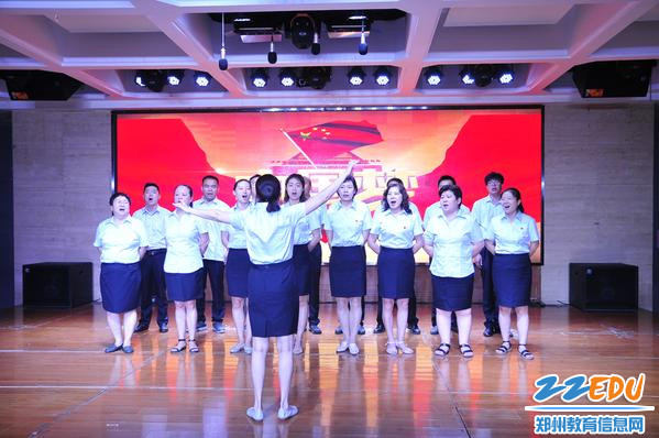 行政二组合唱《团结就是力量》 行政二组合唱《团结就是力量》