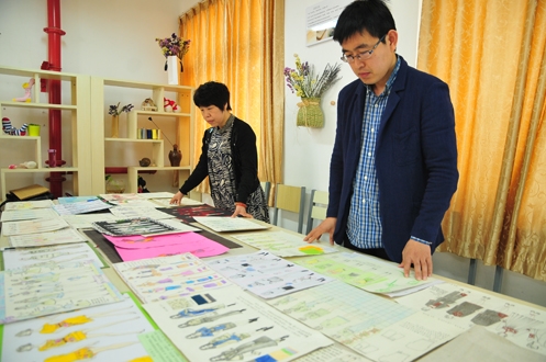 专业考试注入人文情怀 科工学子勾勒青花笔锋浓转淡