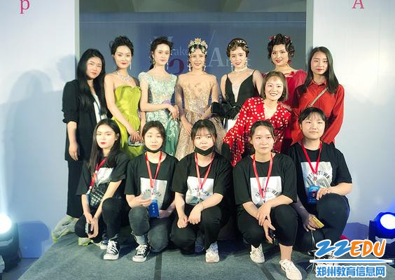 郑州市科技工业学校代表队获化妆师市赛五个一等奖