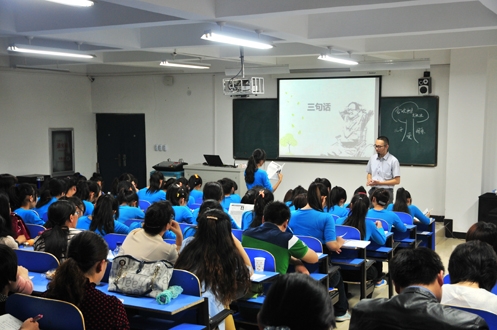 市中职学校语文、服装观摩课活动在科工举行