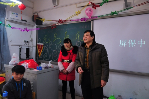 迎元旦感恩学校 科工学生联谊会正在进行时