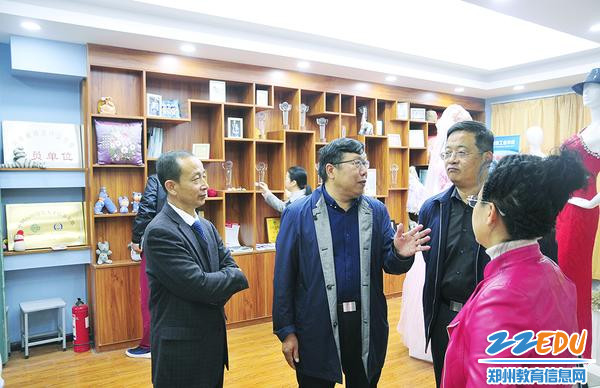 参观服装专业