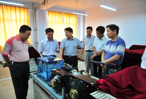 政、校合作给力地方经济建设
