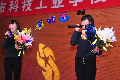 圣诞前夜哪里去 科工学校看演艺