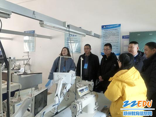 参观服装缝纫实操考核场地 参观服装缝纫实操考核场地