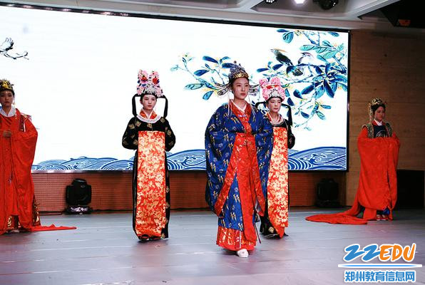 郑州市科技工业学校服装艺术部2019级学生毕业设计汇报演出 郑州市科技工业学校服装艺术部2019级学生毕业设计汇报演出
