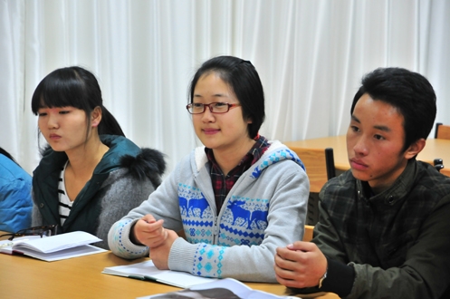 师生座谈共商学校科学发展“大计”